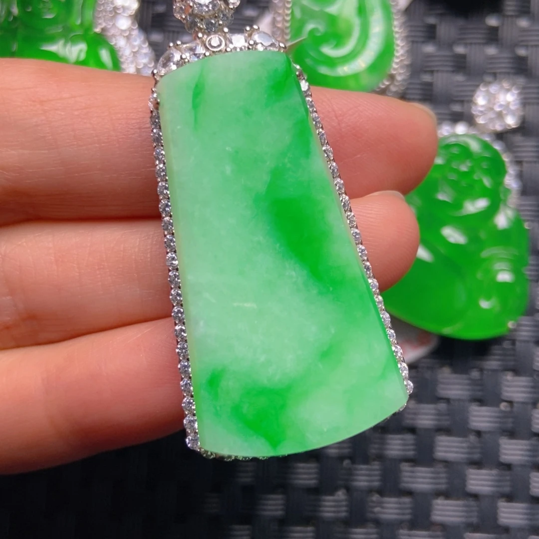 翡翠银S925镶嵌颈饰无事吊坠