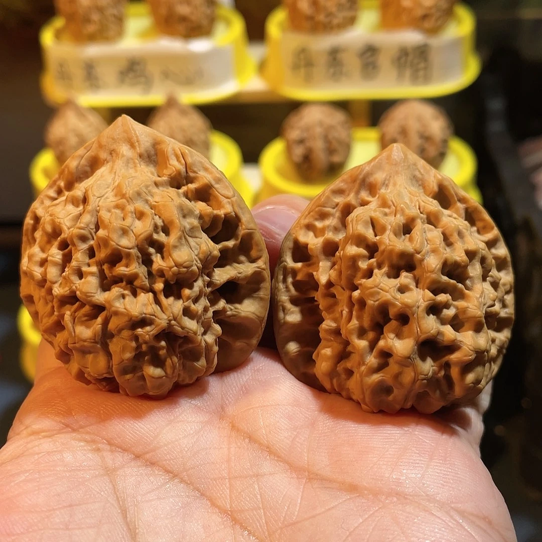 四***仔文玩核桃吊坠麒麟纹官帽