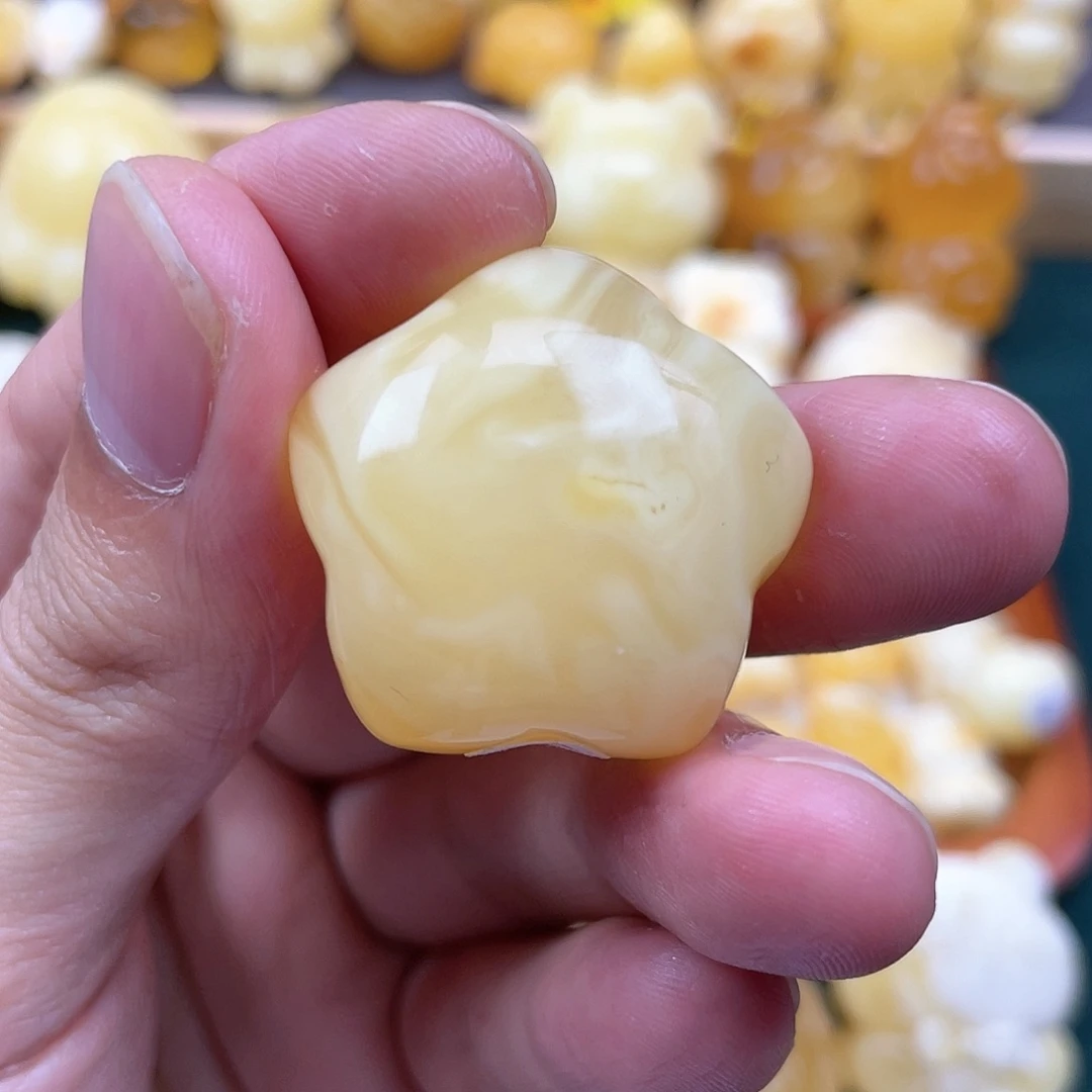 琥珀裸石未镶嵌蜜蜡