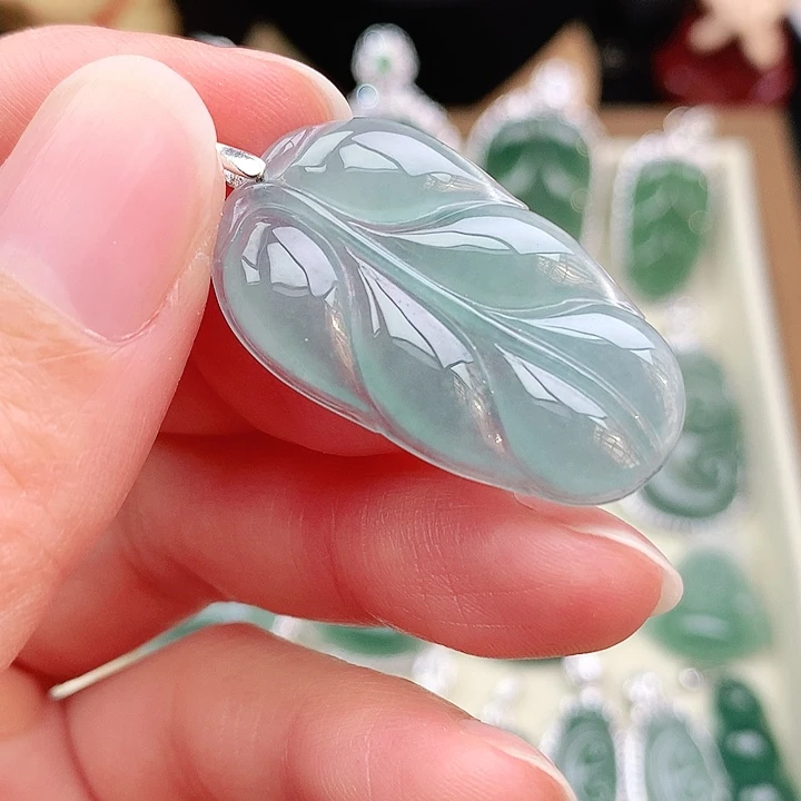 颈饰未镶嵌翡翠吊坠