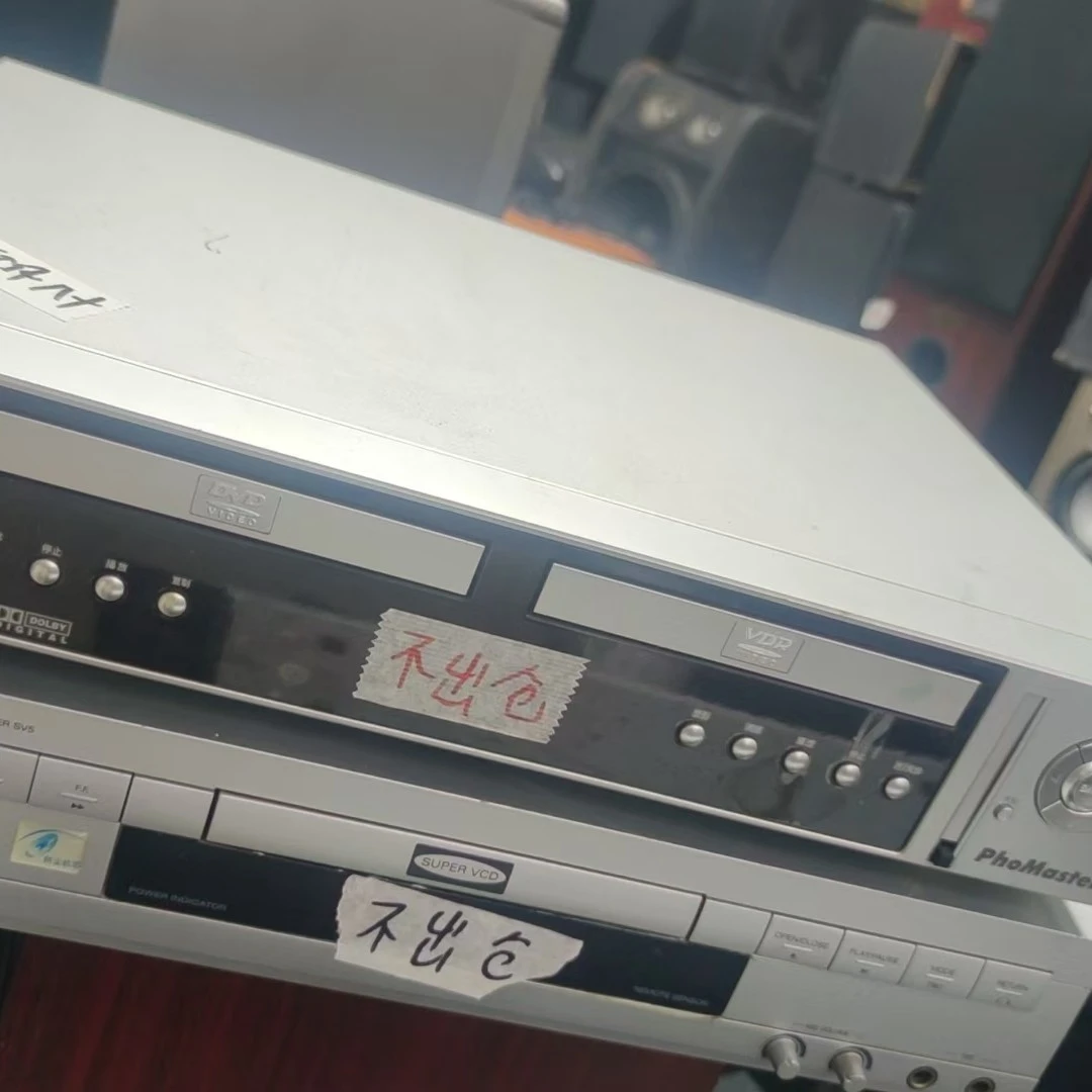 8新  二手配件碟机两台，不包好坏，不包邮费。