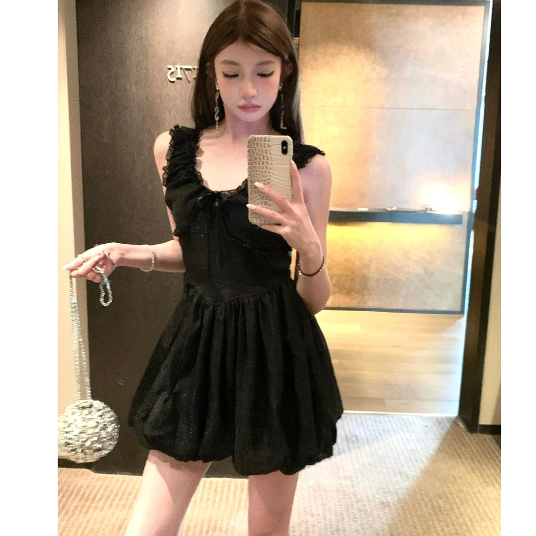【甜妹日记】2025新款温柔风气质显瘦花苞下摆抽褶花边背心连衣裙
