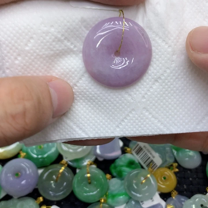 颈饰18K金镶嵌翡翠
