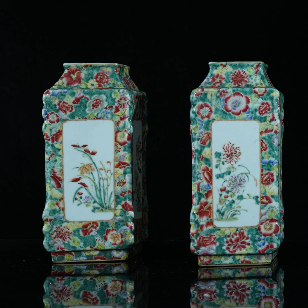 lot15737 5993 清光绪 粉彩百花不落地菱形瓶一对 H:22.5