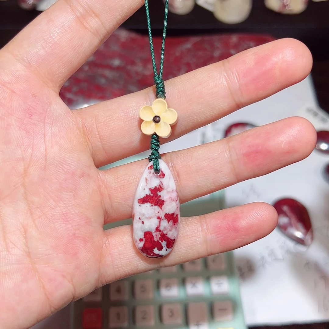 天然辰砂天然朱砂吊坠