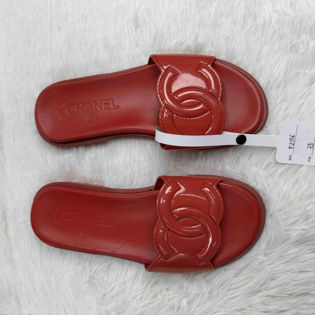 99新 Chanel/香奈儿 时尚红色logo凉拖鞋/35码/FZ156