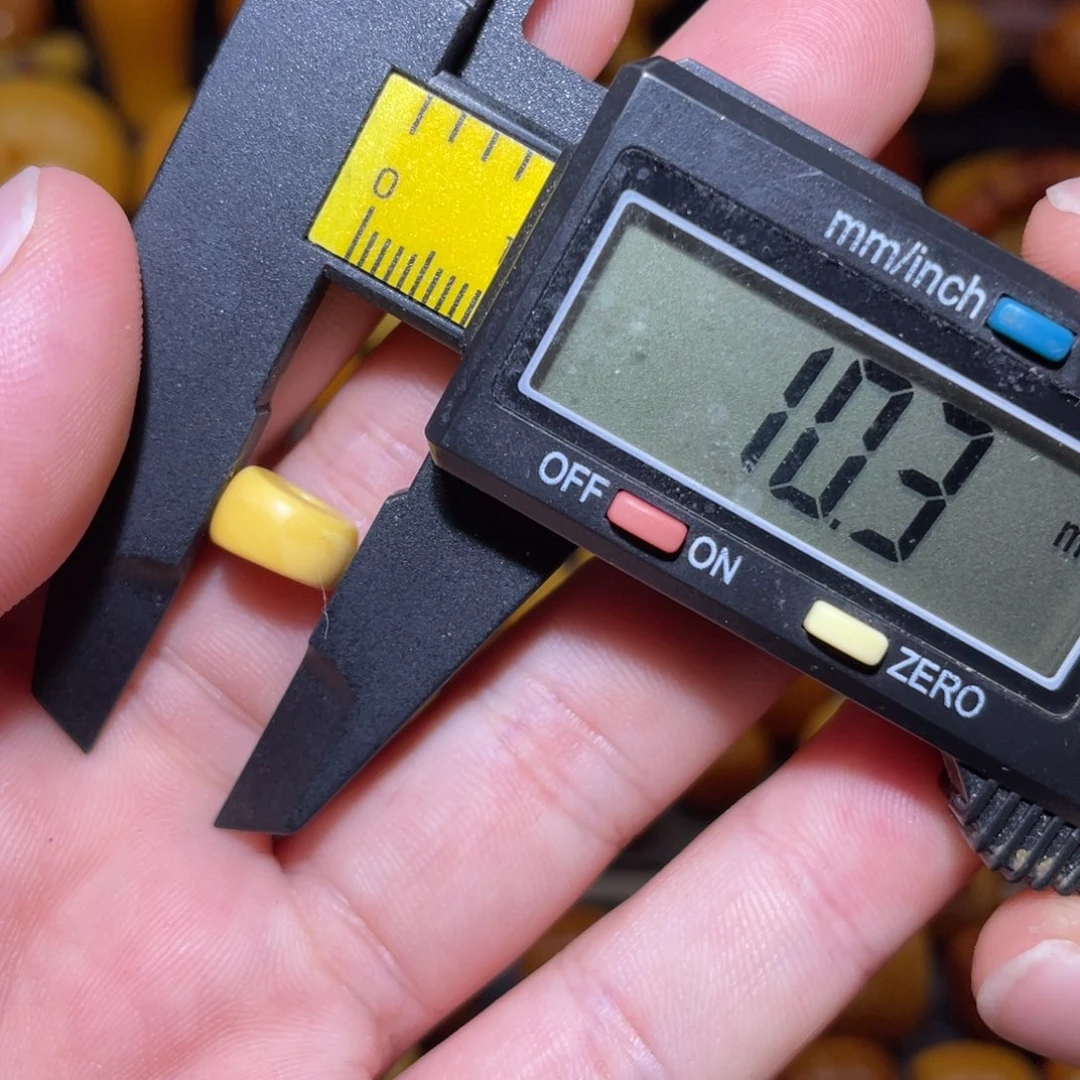 琥珀未镶嵌裸石马蹄