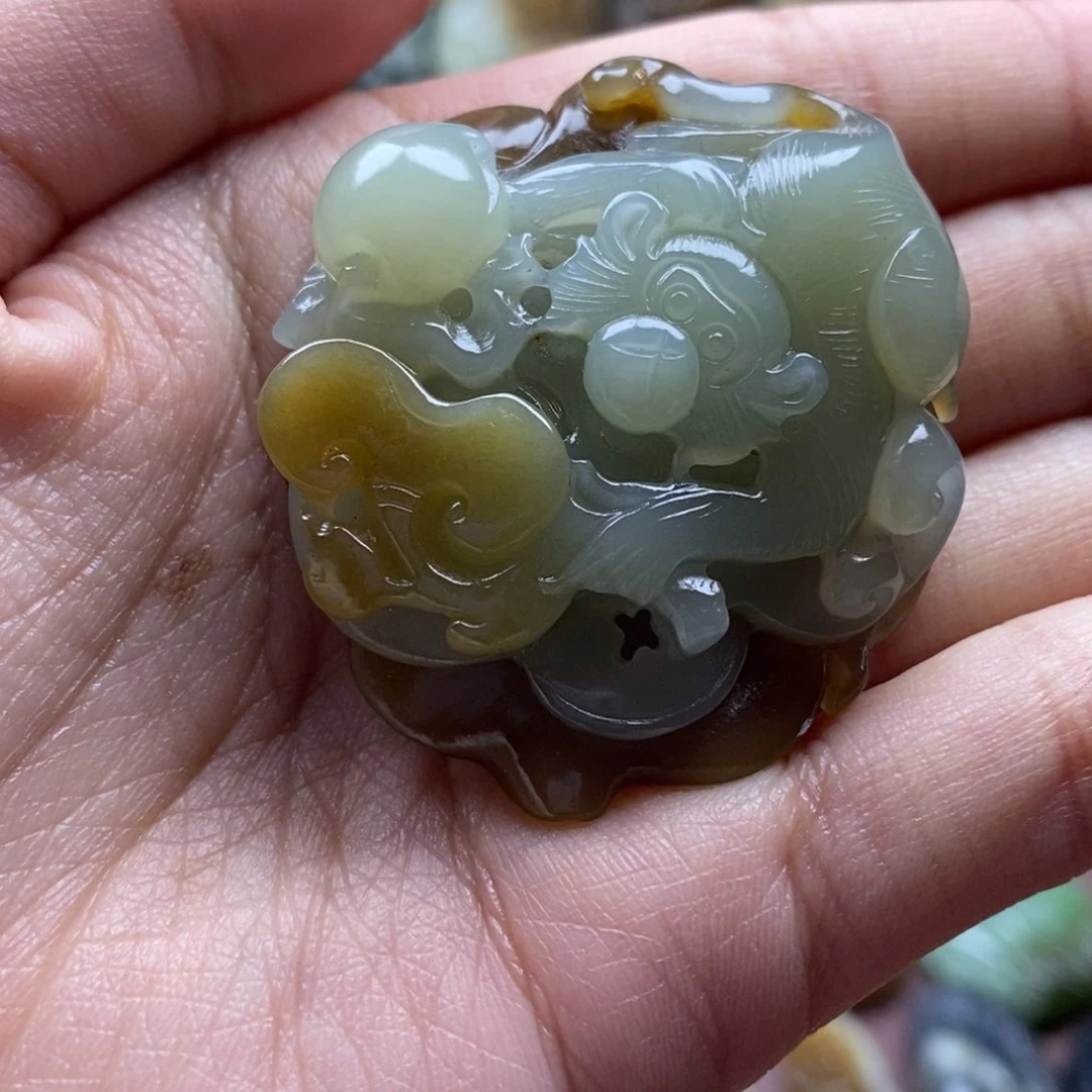 吊坠(不含链)未镶嵌和田玉（糖玉）