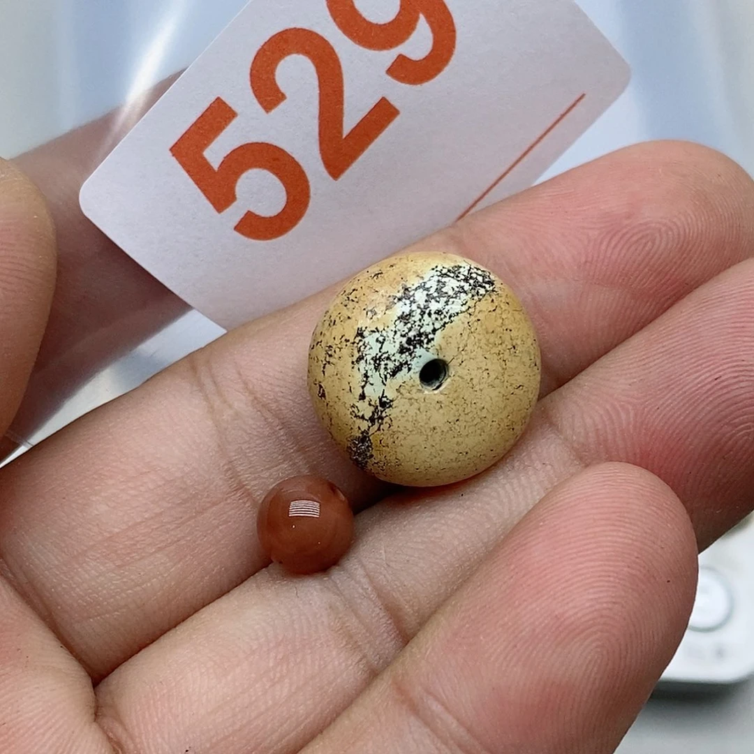 南红玛瑙未镶嵌珠宝奇石