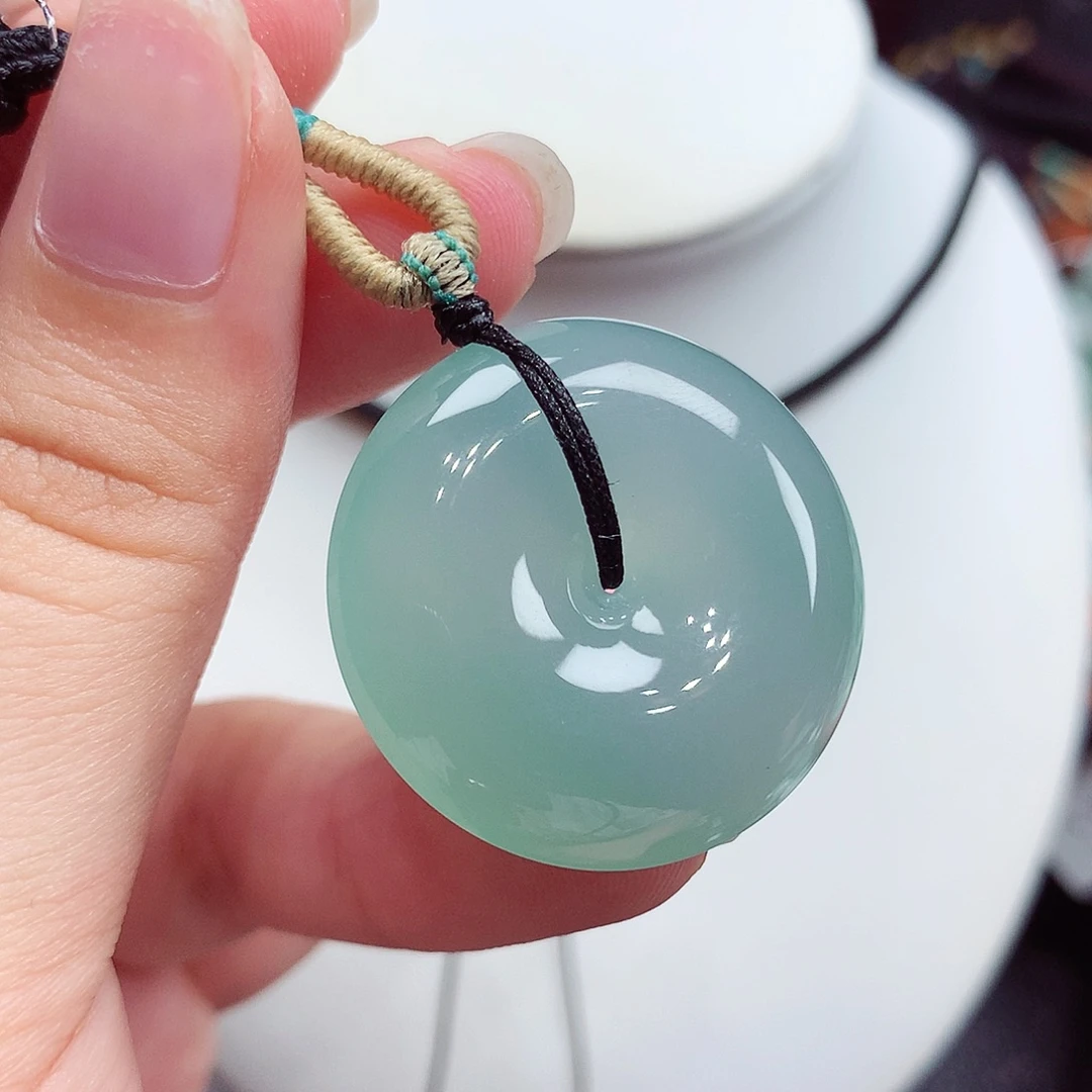 翡翠未镶嵌颈饰翡翠52，29.3/8.2