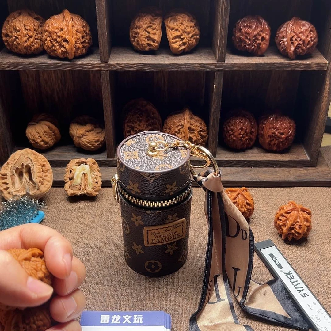 文玩核桃吊坠雷龙文玩核桃手把件直播拍单一1