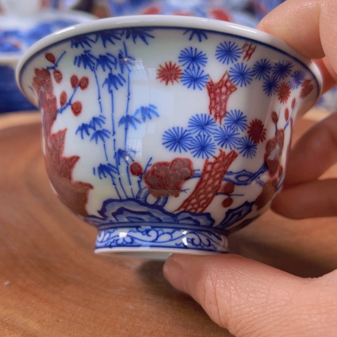 青花釉里红松竹梅压手杯