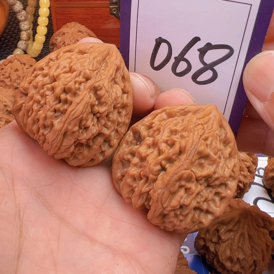 文玩核桃把件虎头王41尺寸068号