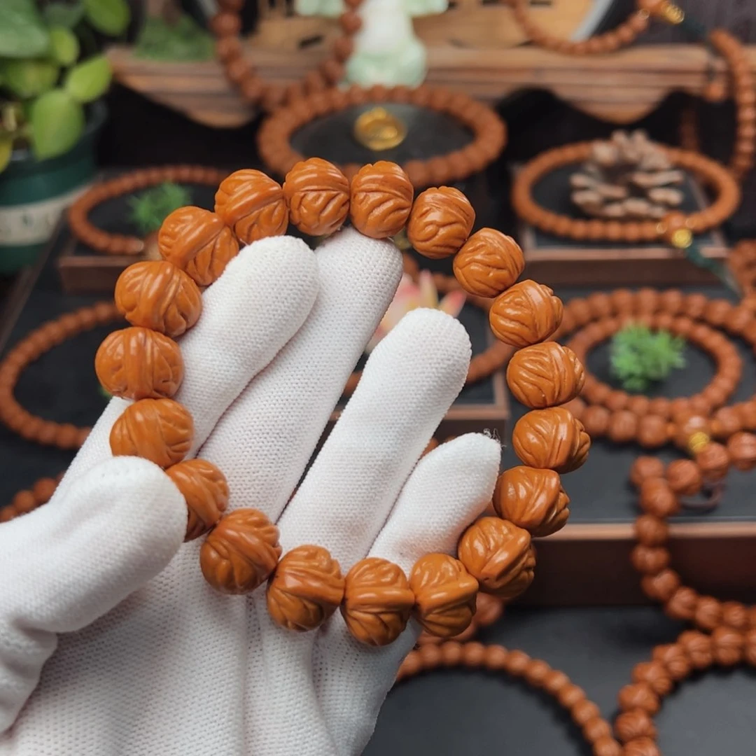 吊坠桃核1.5玉脊龙手串