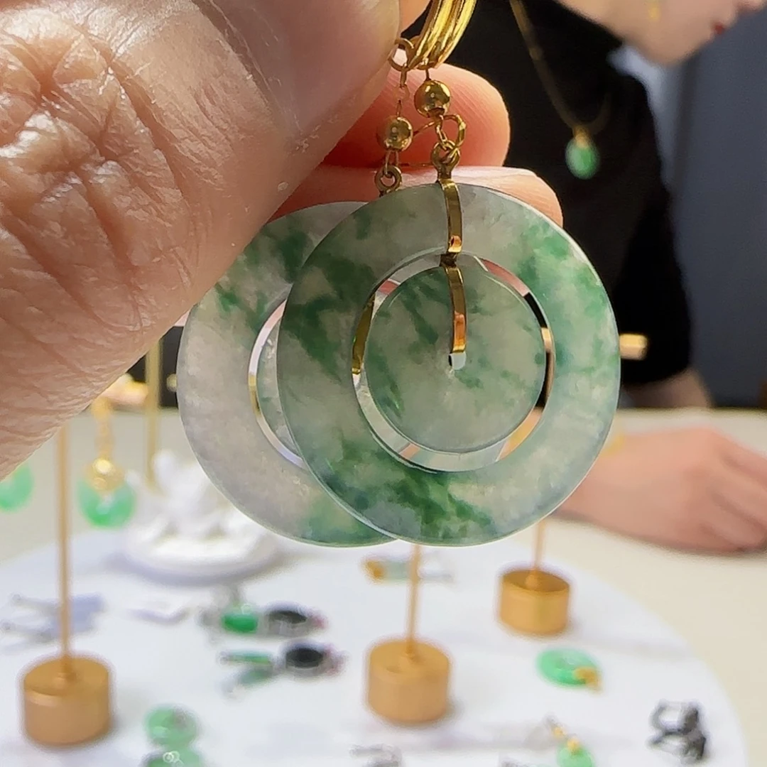 翡翠耳饰18K金镶嵌天然缅甸