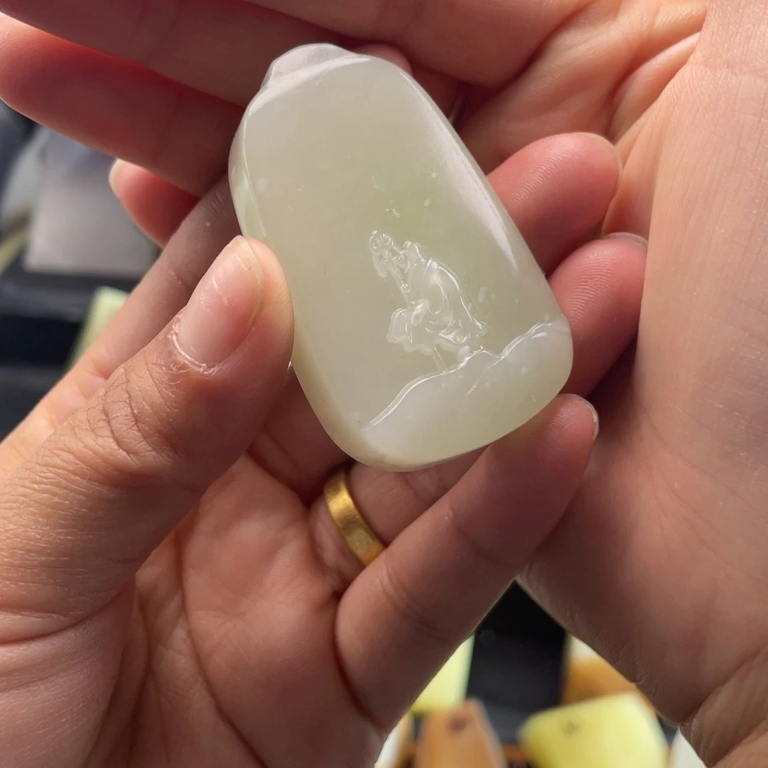 和田玉未镶嵌颈饰o****y