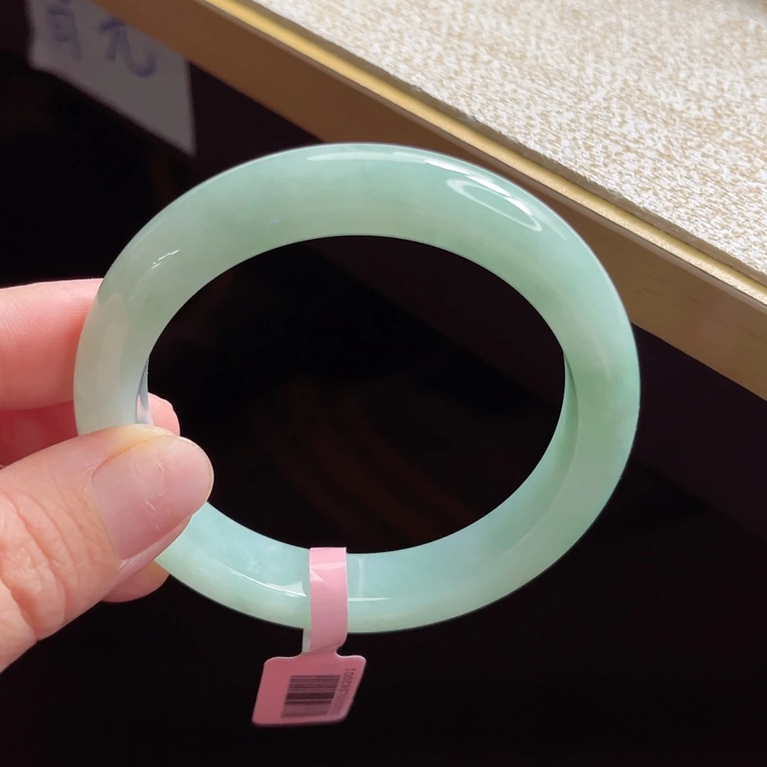 翡翠手镯未镶嵌手镯