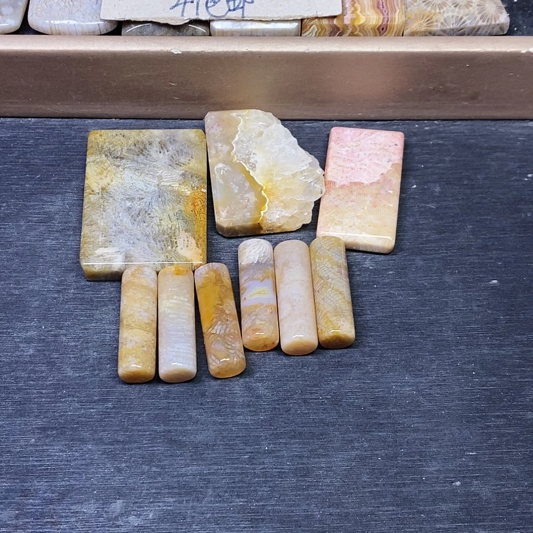 弥***桃查罗石合金颈饰吊坠