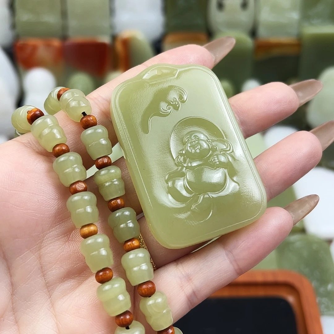 翠绿色佛牌吊坠01