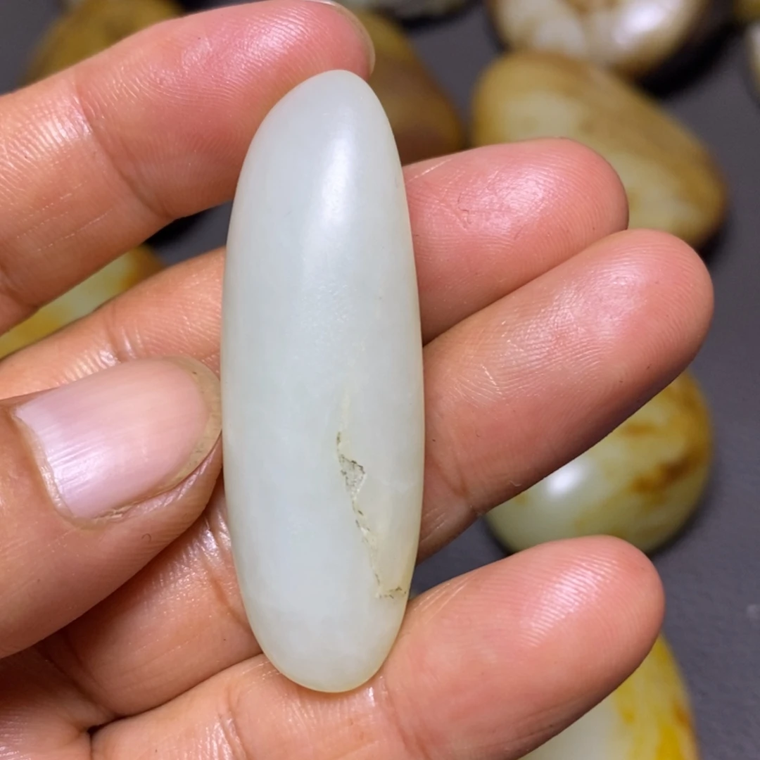 未镶嵌和田玉（糖玉）挂件
