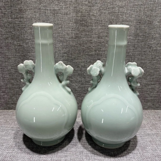 现代豆青双耳瓶一对全品