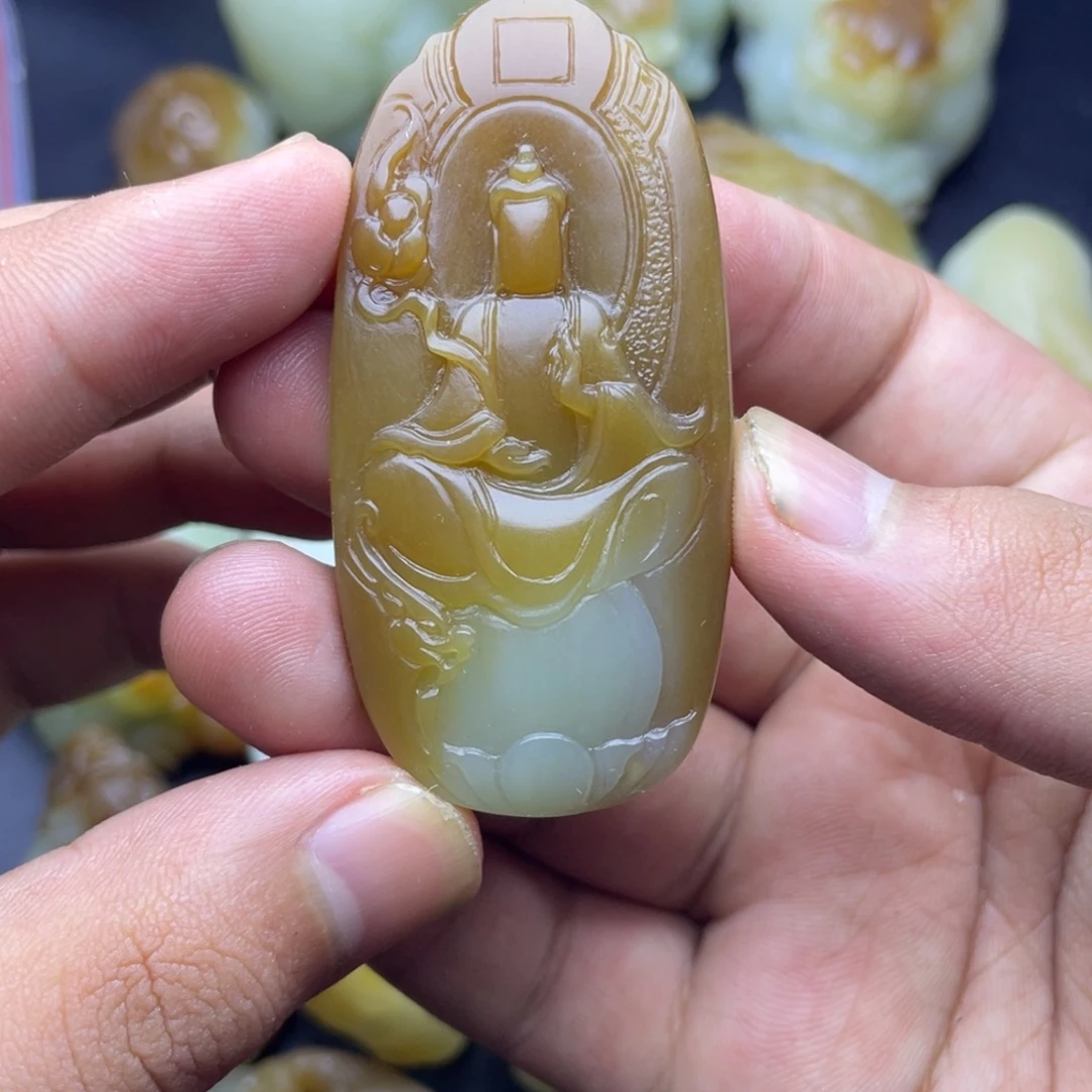 和田玉（糖玉）未镶嵌颈饰