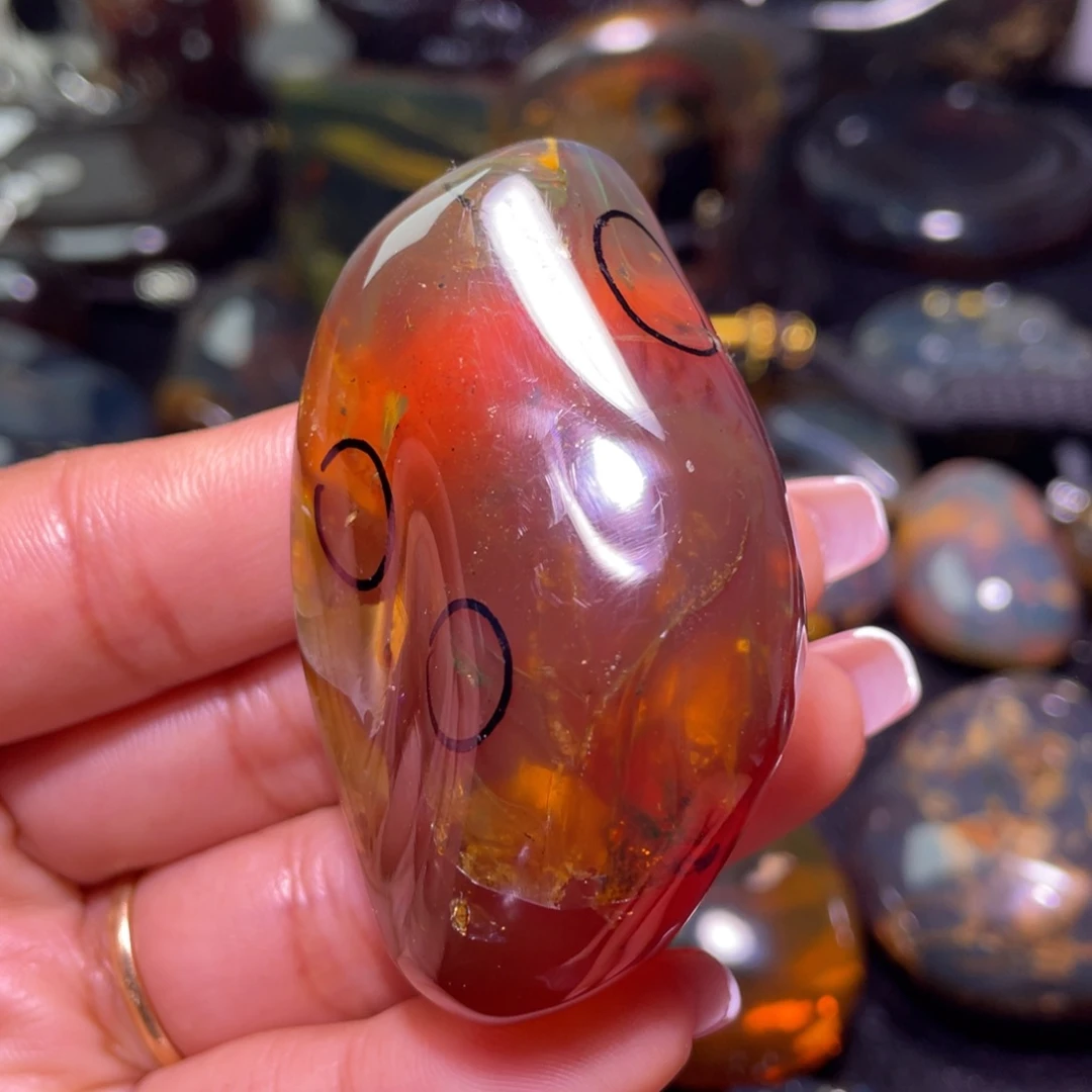 琥珀裸石未镶嵌虫珀