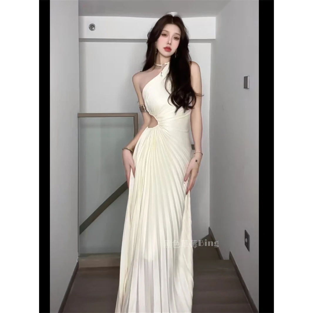 老钱风松弛感女装贵气K纯欲气质名媛风斜肩无袖连衣裙女装夏季露