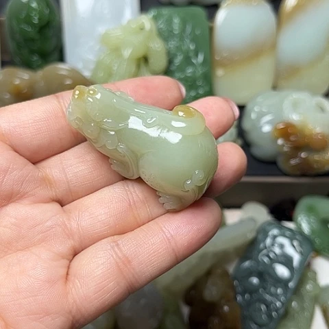 颈饰未镶嵌和田玉圆*哒