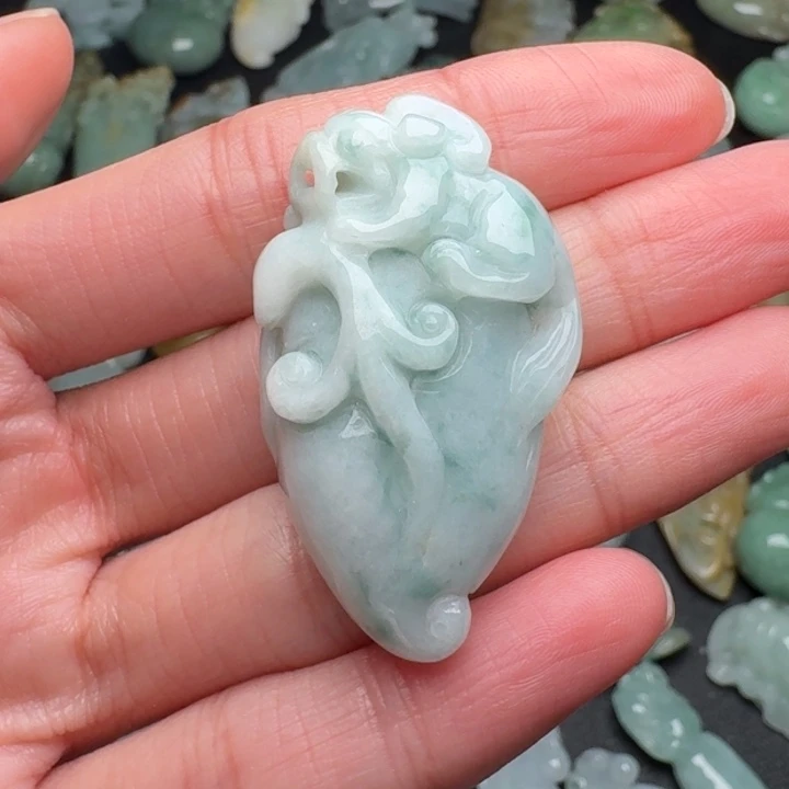 翡翠未镶嵌颈饰吊坠