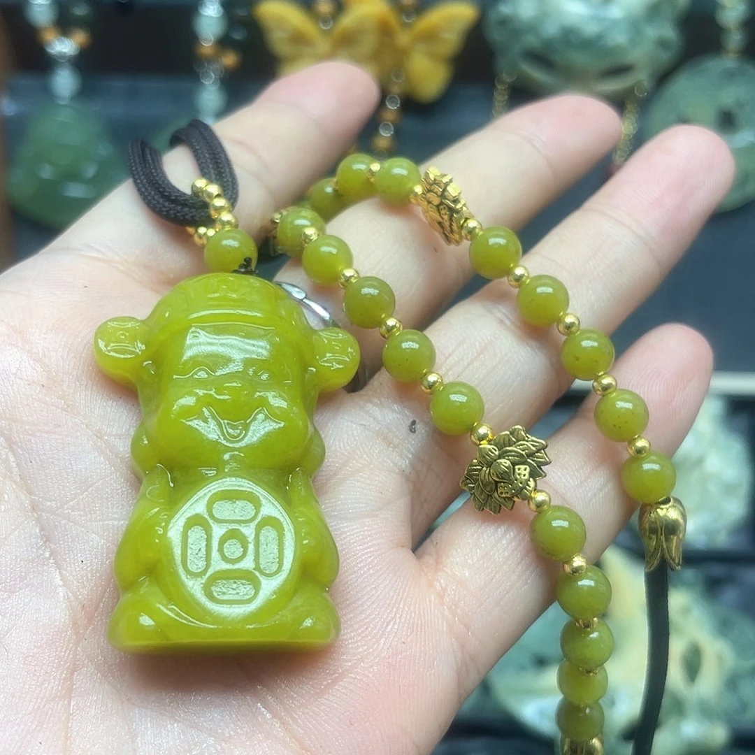 未镶嵌蛇纹石玉颈饰
