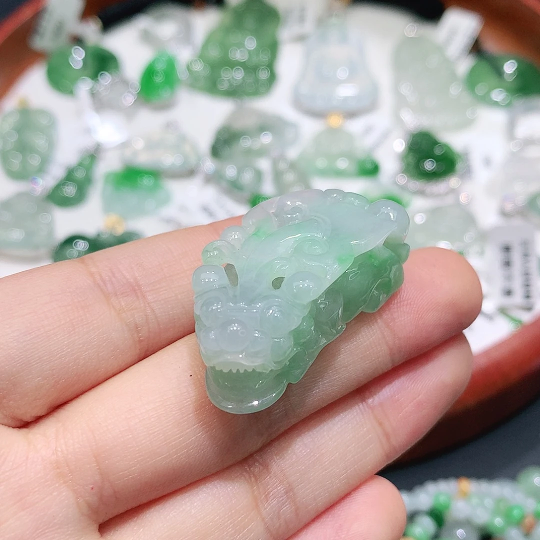 翡翠未镶嵌颈饰缅甸天然A货翡翠