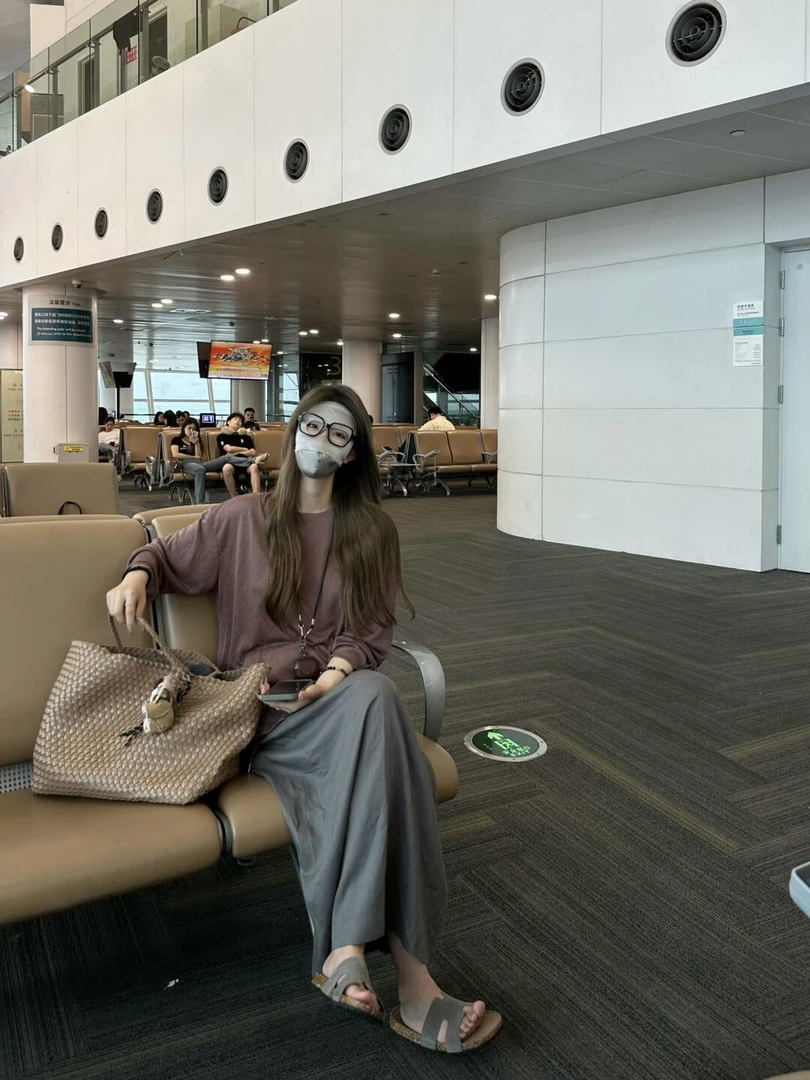 夏季新款洋气慵懒风女装宽松通勤罩衫长袖显瘦圆领松弛感上衣裙子