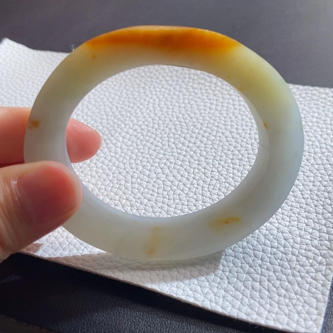 定制翡翠未镶嵌翡翠手镯