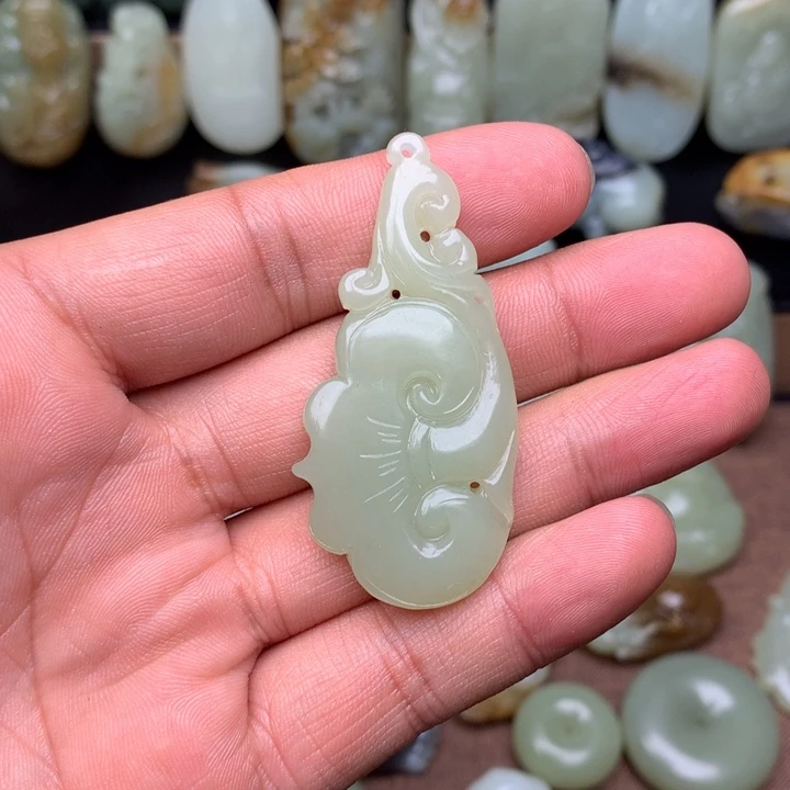 和田玉（糖玉）未镶嵌颈饰