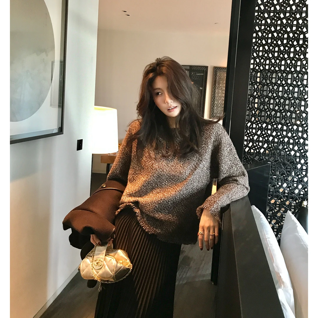 【ALONE SAVOR】龍喜儿 盐系女友 落肩廓形羊绒套头针织衫V924