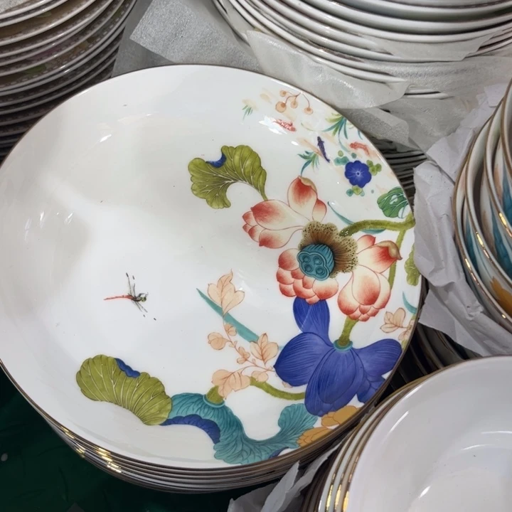 瓷片荷塘八寸深盘四个