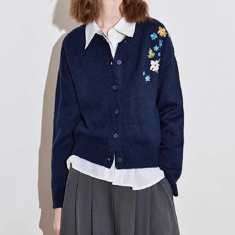 韩系针织开衫复古绣花2025年秋新款气质减龄显瘦百搭圆领毛衣外套