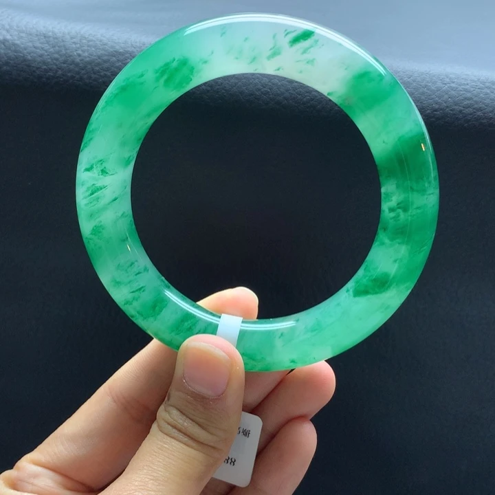 石英质玉手镯未镶嵌世****关