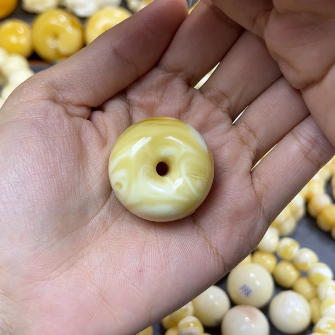 丛***林琥珀未镶嵌手串……