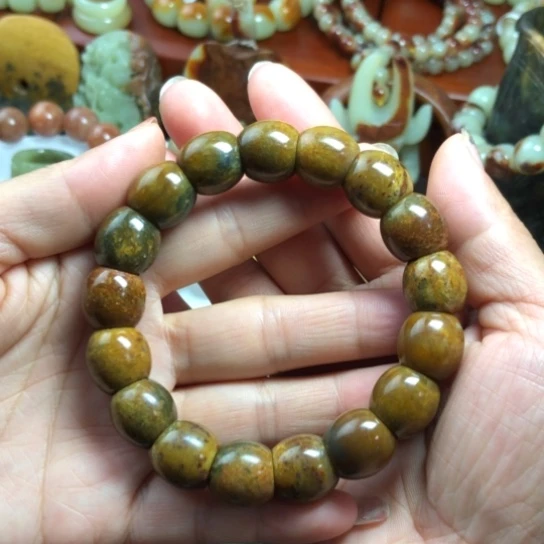 未镶嵌手串岫岩河磨玉（透闪石质玉）?**?