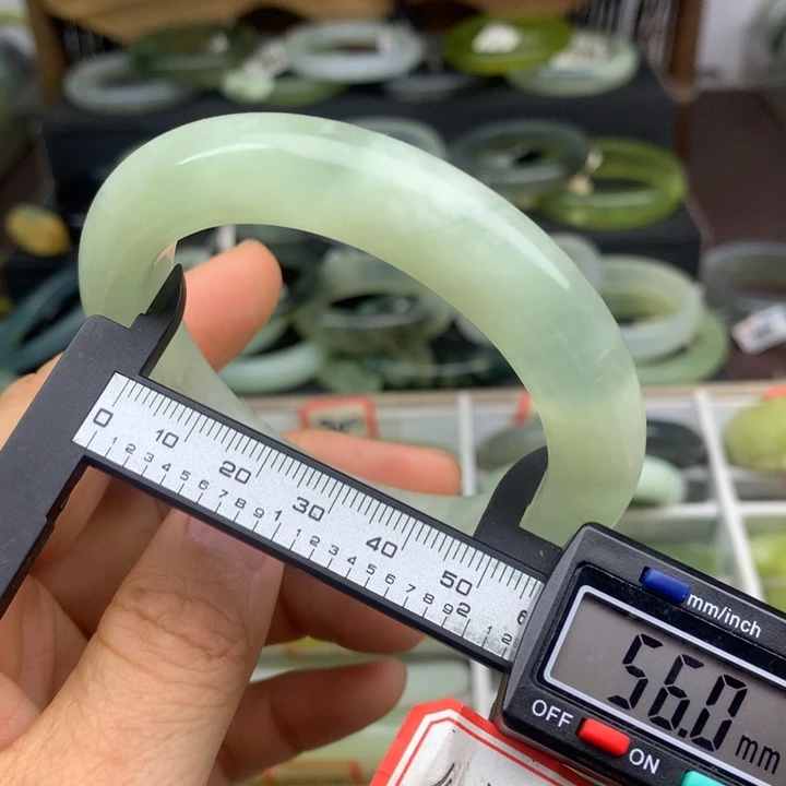 蛇纹石玉未镶嵌手镯919