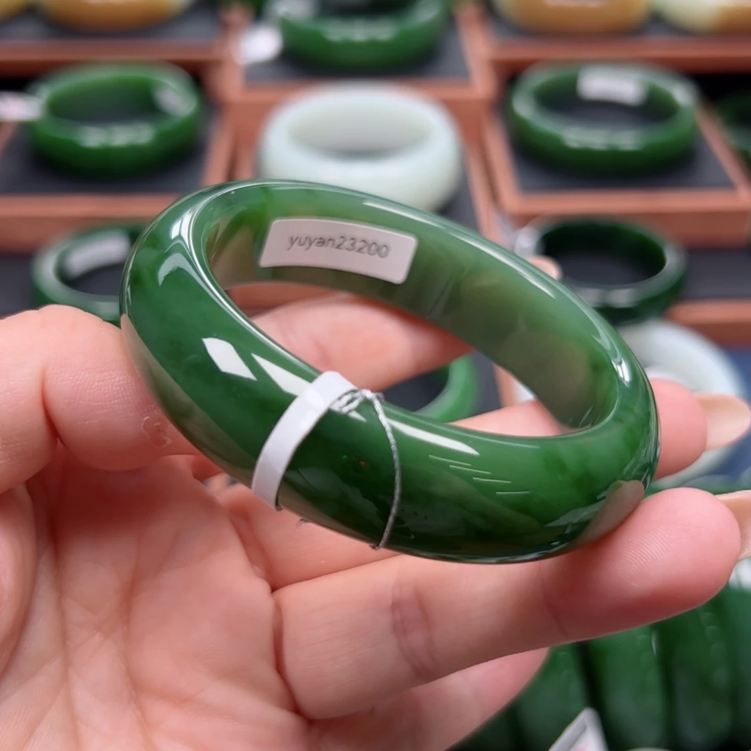 未镶嵌手镯和田玉（碧玉）5657圈口
