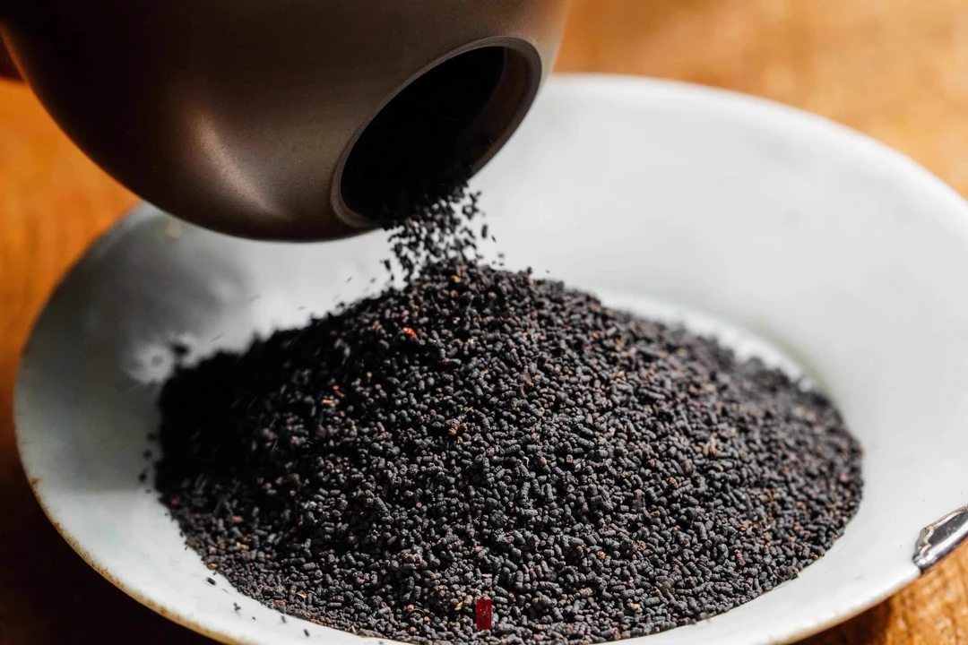 虫宝茶   珍稀 龙珠茶  细腻醇厚甘香黑茶