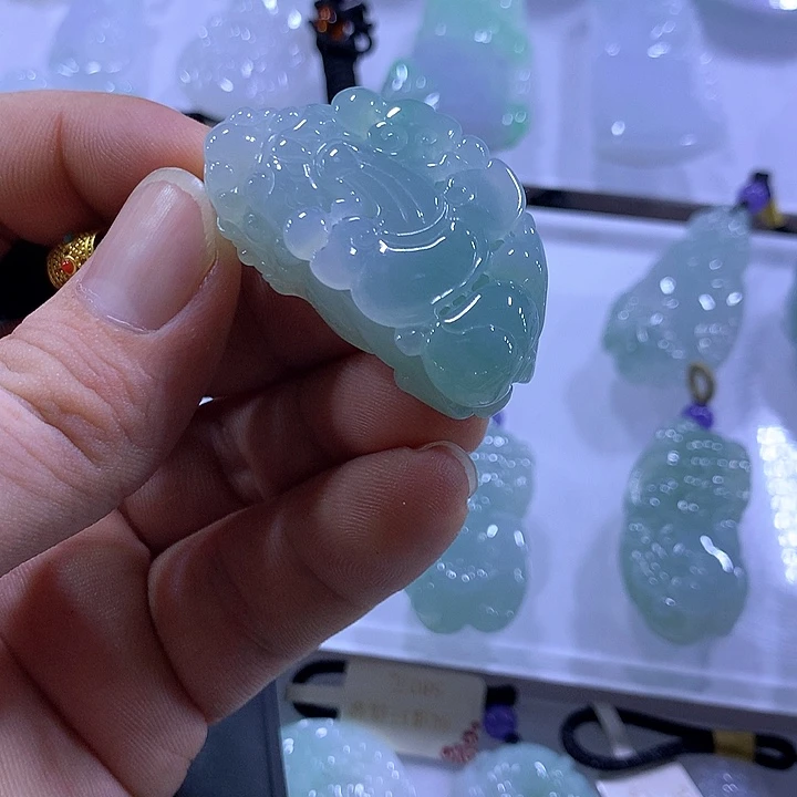 翡翠未镶嵌颈饰天然翡翠A货吊坠