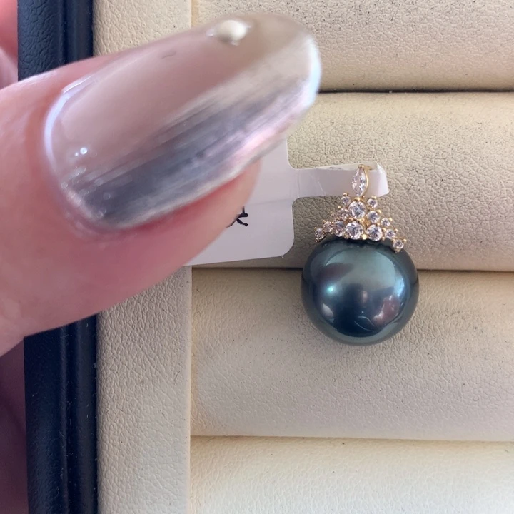 颈饰18K金镶嵌海水珍珠