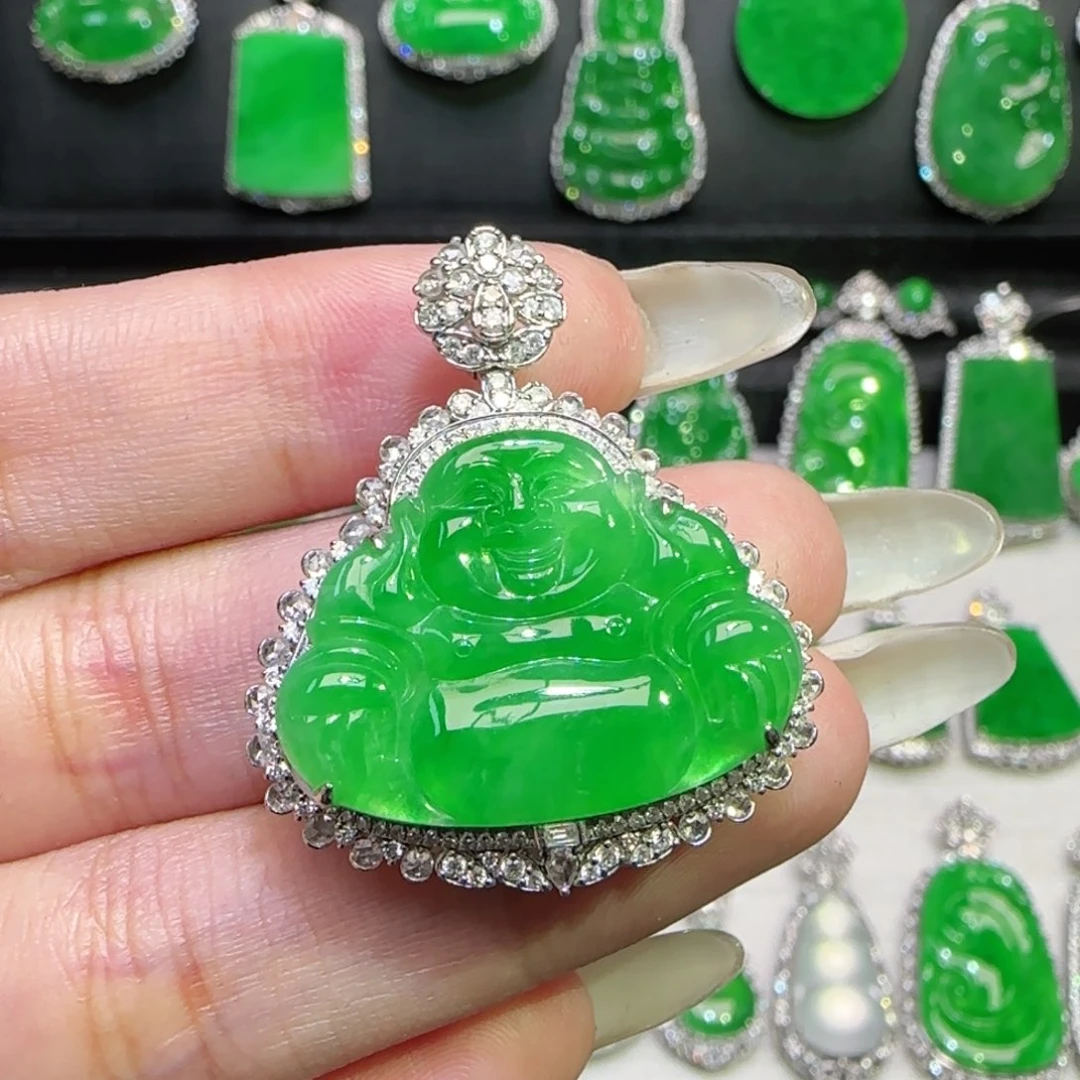 翡翠18K金镶嵌颈饰