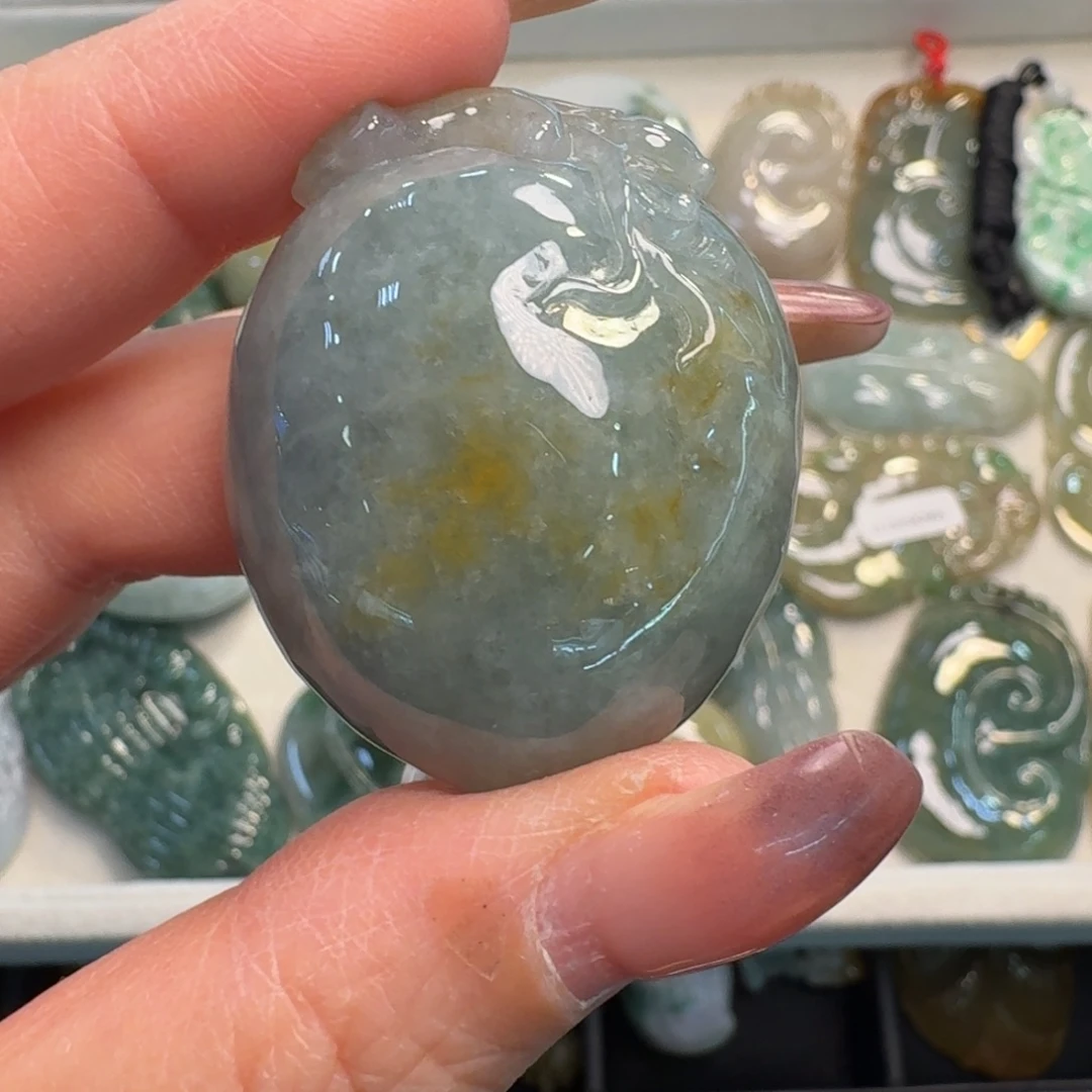 翡翠未镶嵌颈饰寿桃