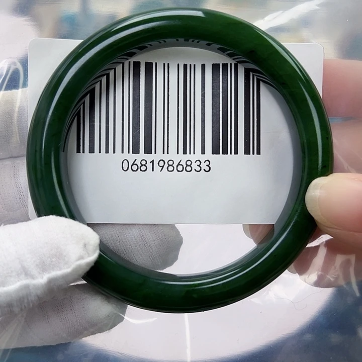 和田玉未镶嵌手镯微瑕6061