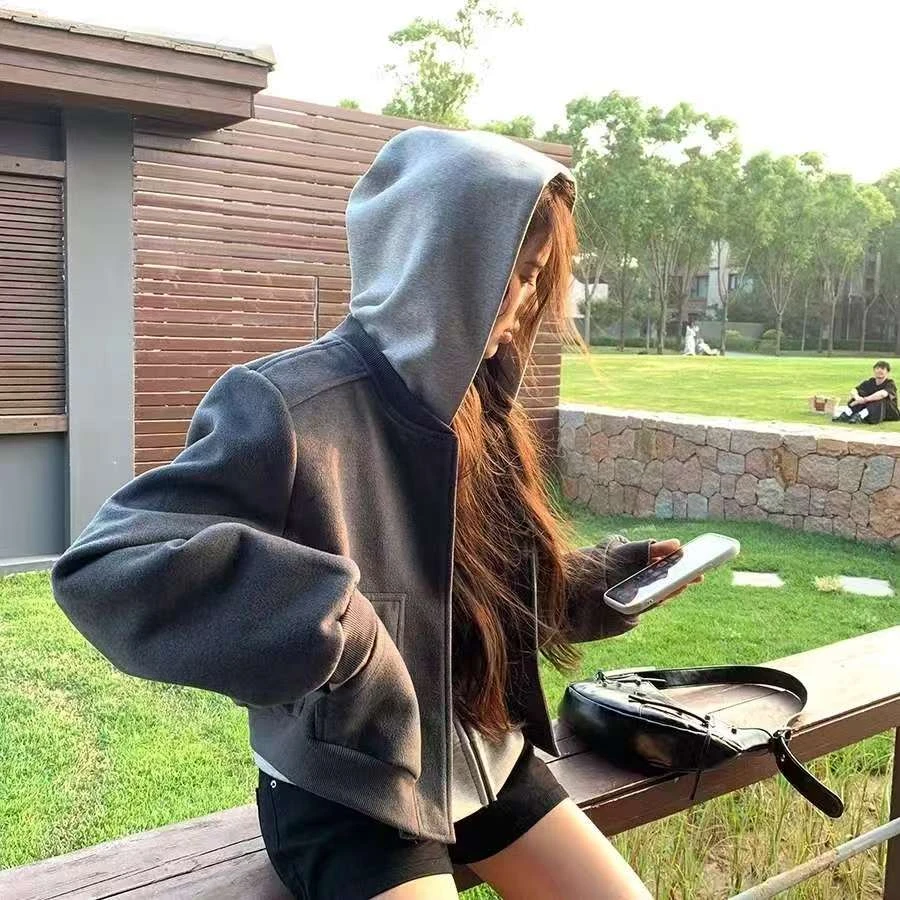 短款外套女开春季2025新款春装新品超火减龄灰色夹克棒球服9313